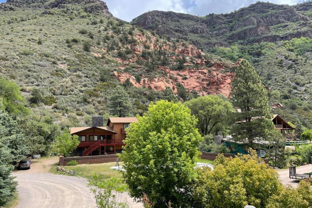 Luxury Oak Creek Canyon By Slide Rock Holiday home